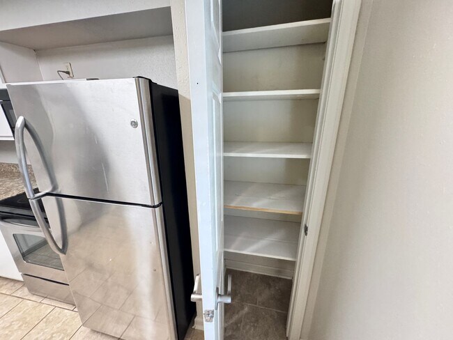 Building Photo - 2BR/1BA For Rent