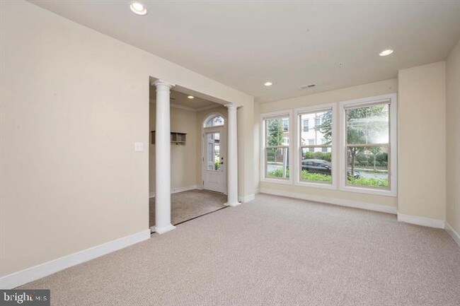 Building Photo - 219 Strummer Ln