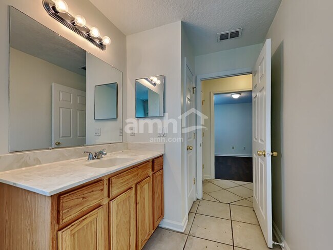 Building Photo - 8629 Derry Dr