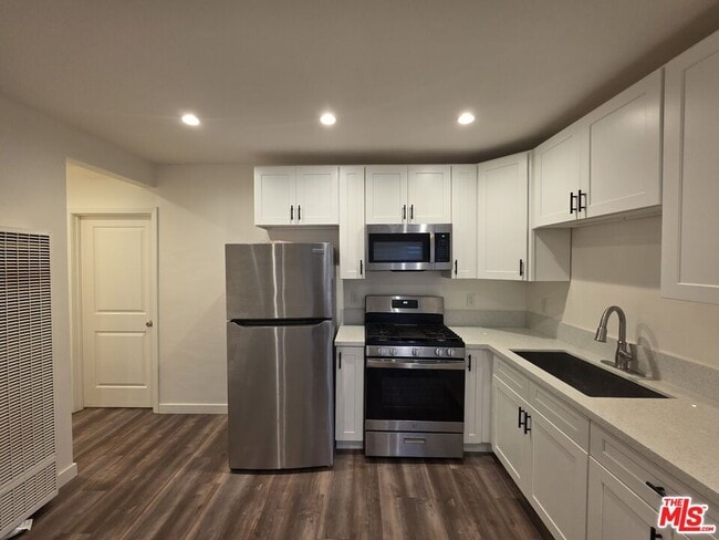 Building Photo - 2012 S Holt Ave