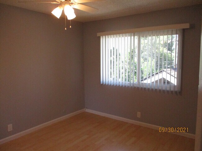Building Photo - 3227 Altura Ave