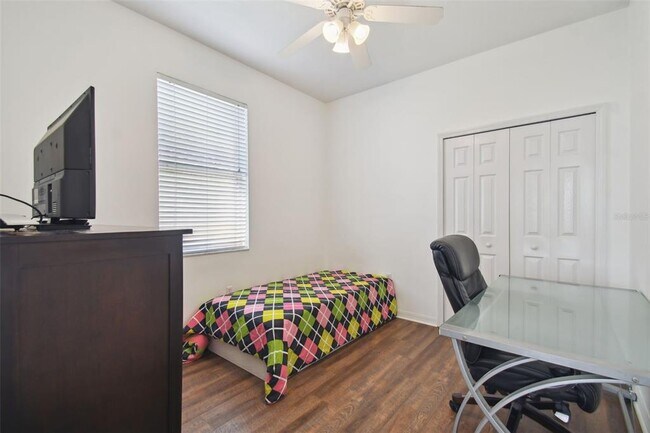 Building Photo - 258 Henley Cir