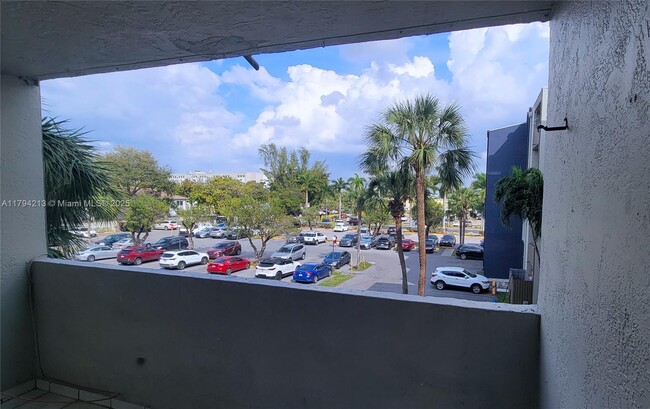 Building Photo - 10090 NW 80th Ct