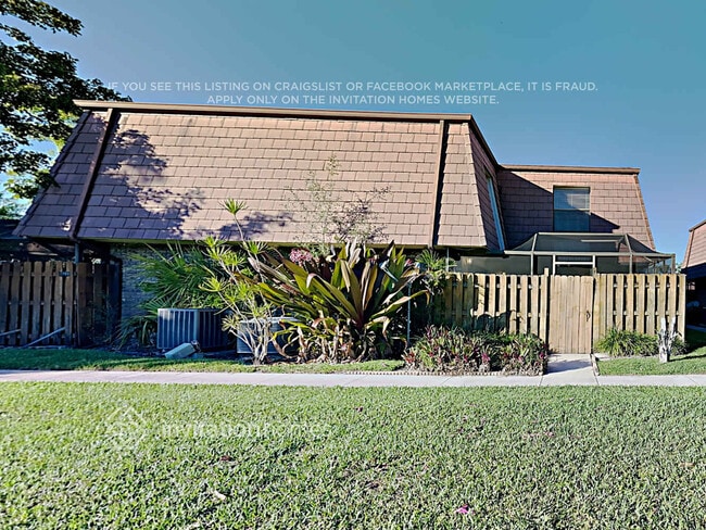 Building Photo - 7789 Courtyard Run W