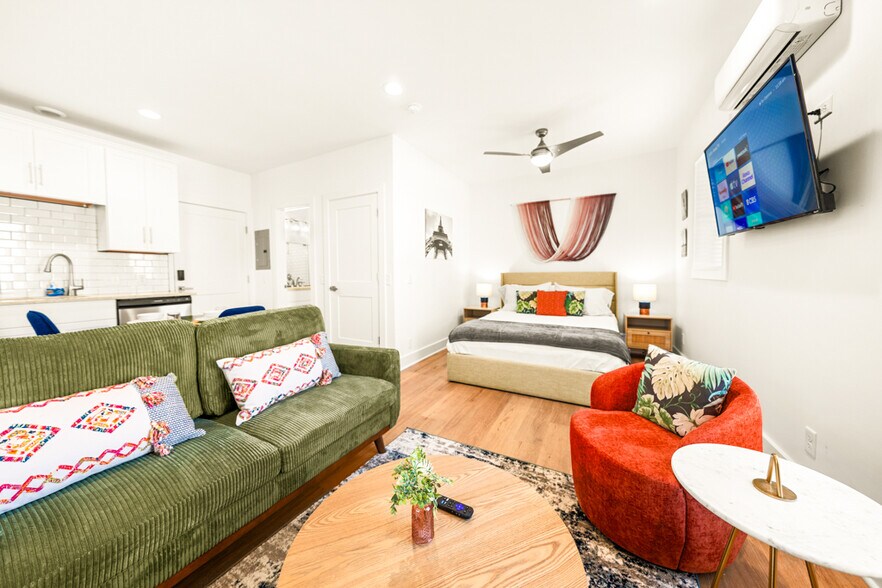 Building Photo - 4245 Troost Ave