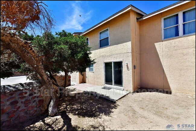 Building Photo - 1916 Lee Elder Dr