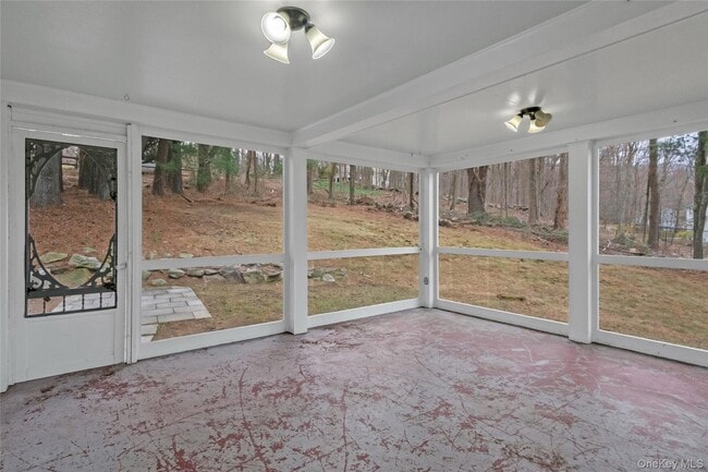 Building Photo - 630 Quaker Rd