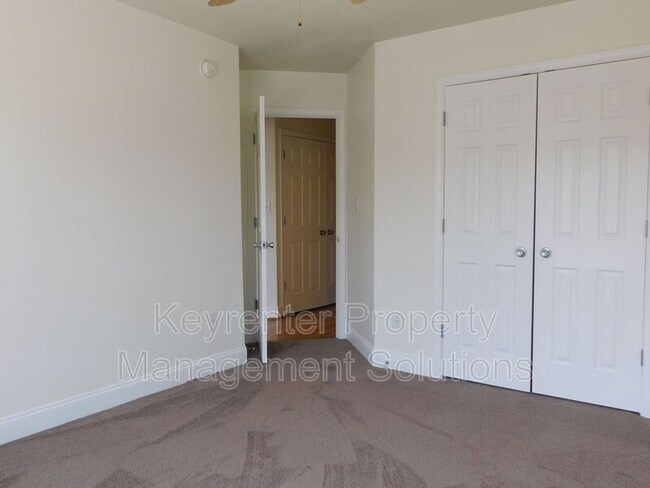 Building Photo - 42 Enchanted View Cir