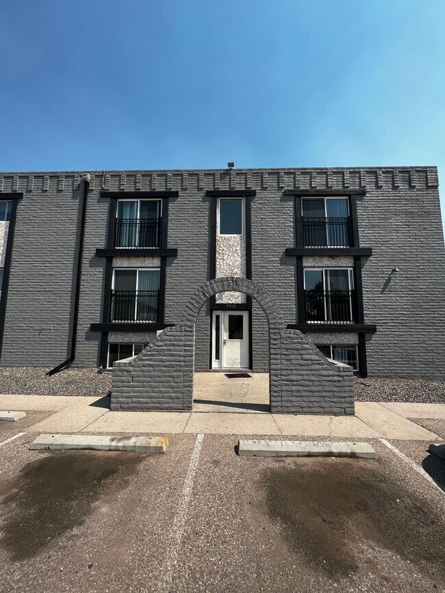 Primary Photo - Myers Court