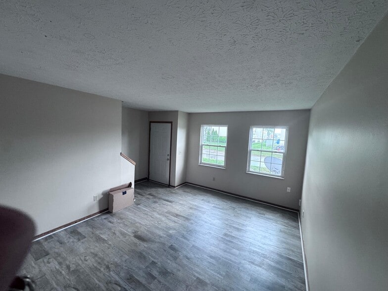 Building Photo - 2666 Sawbury Blvd