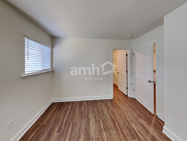 Building Photo - 213 Rivulet Dr