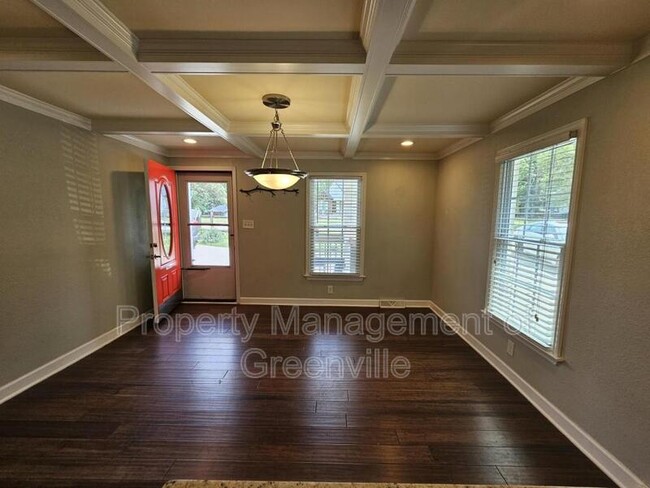 Building Photo - 2215 E Lee Rd