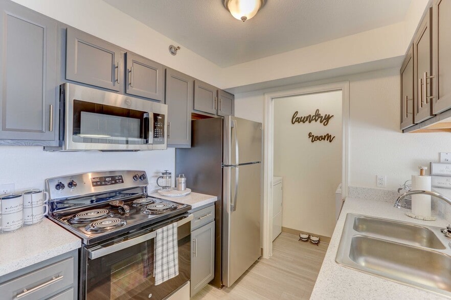 Interior Photo - Americana Lakewood Apartments