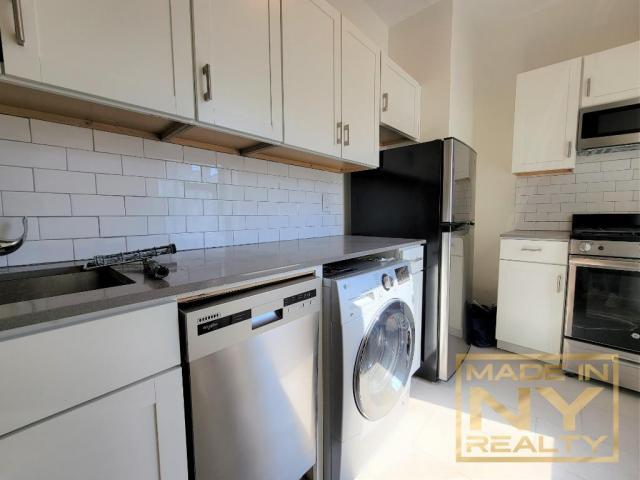 Building Photo - 1 bedroom in ASTORIA NY 11106