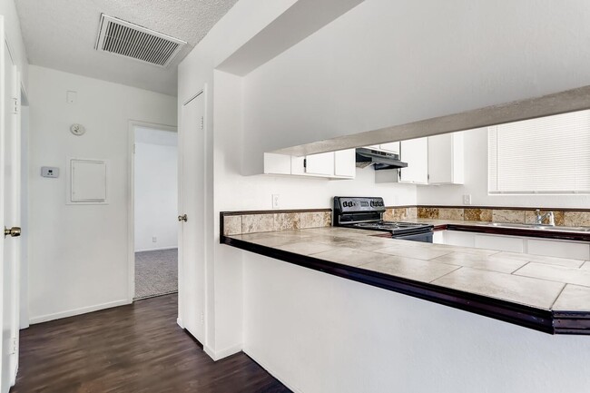 Building Photo - Redone STUNNING 1st floor Apartment!