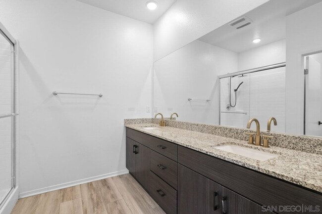 Building Photo - 5212 Beachfront Cove