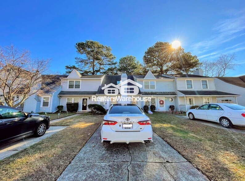 Building Photo - 1815 Beckwood Common