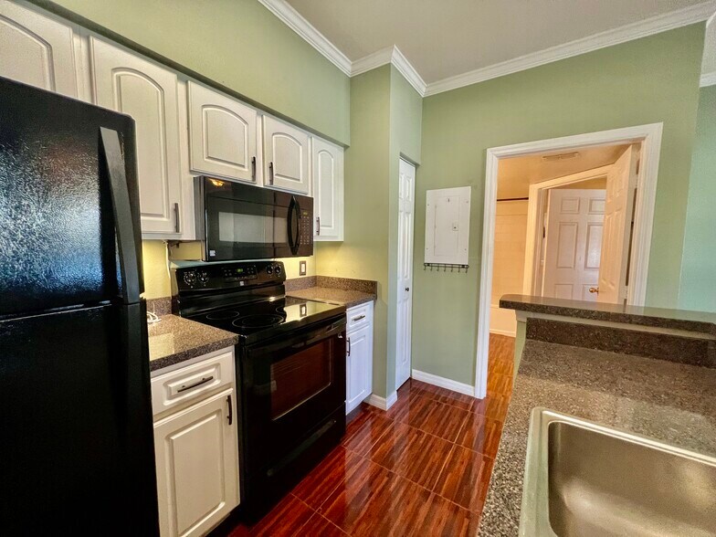 Building Photo - 10764 70th Ave