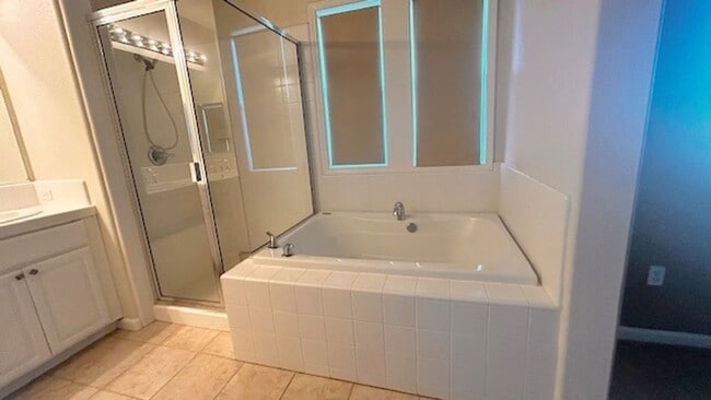 Building Photo - The Courtyards at Dublin Ranch Stunning Townhouse 3BD/2.5BA Spacious Floor Plan