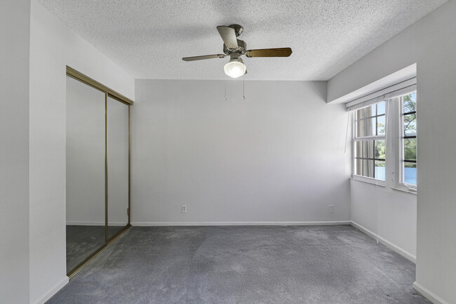 Building Photo - 4280 Hazel Ave