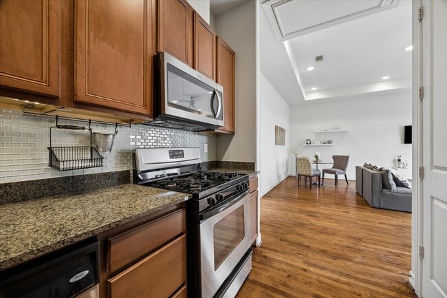 Building Photo - 3804 Center Plaza Dr