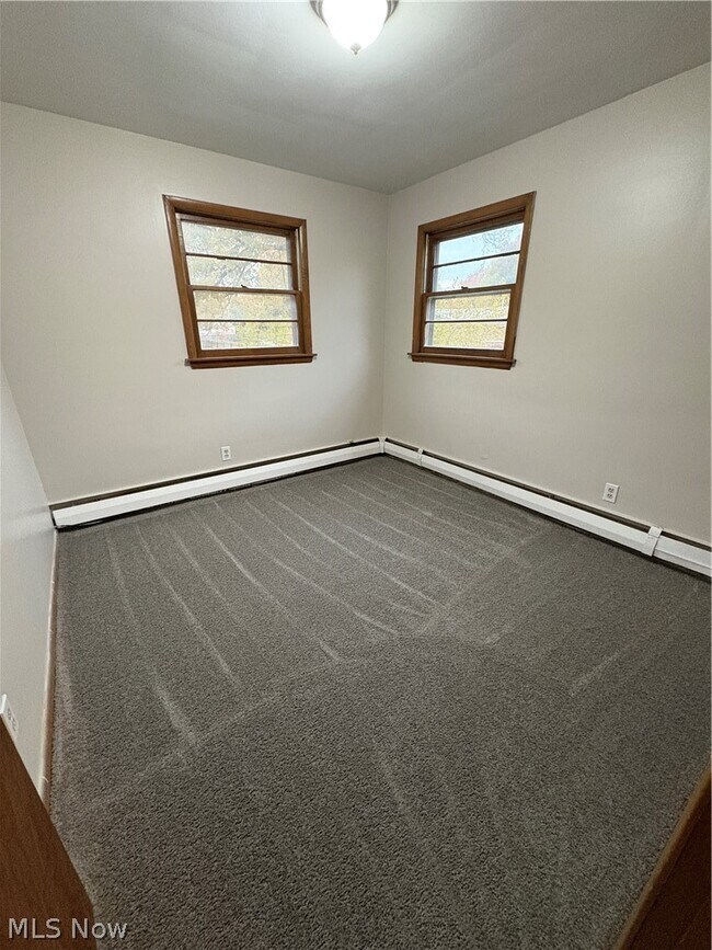 Building Photo - 3053 Hadley Ave