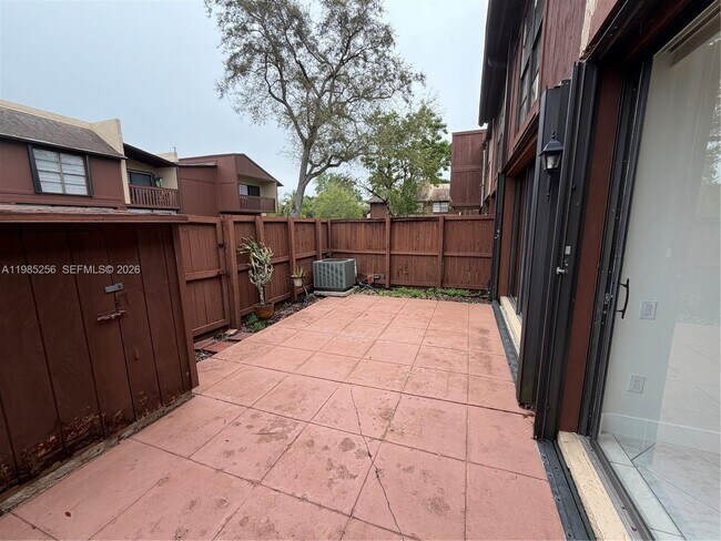 Building Photo - 7009 SW 115th Pl