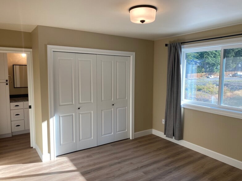 2 Bedrooms w/ Views - 1704 Eagles Nest Pl SE