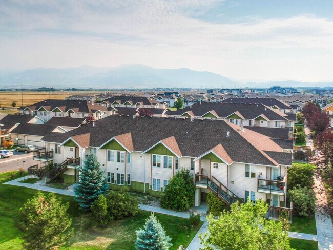 Building Photo - 3 Bed 2 Bath Unit Available in Bozeman!