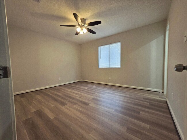 Building Photo - 9713 Yuma St