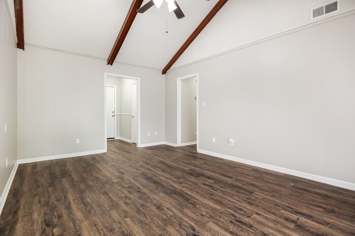 Building Photo - 209 Bluebell Ave