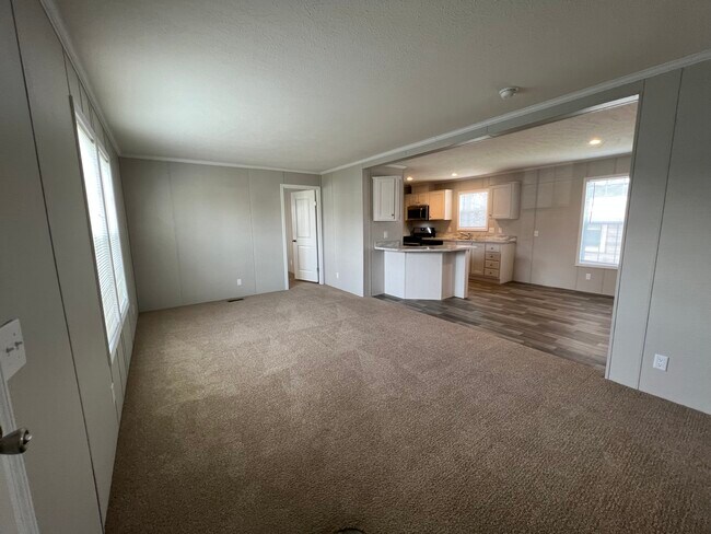 Building Photo - 131 Elm