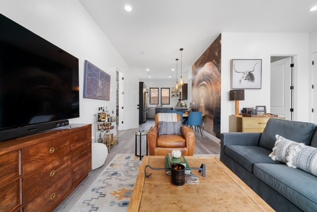 Building Photo - 306 Maplewood Ct