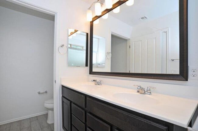 Building Photo - Beautiful Vail Area Home