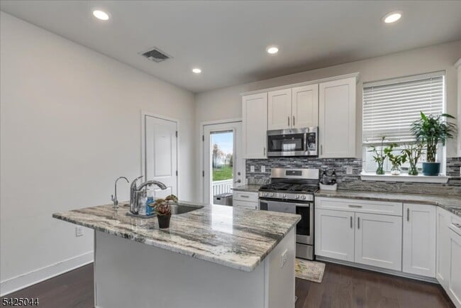 Building Photo - 309 Saratoga Ct