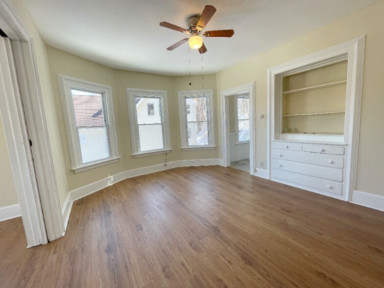 Building Photo - 142 Hillside Ave