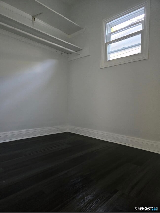 Building Photo - 183 Ely Ave