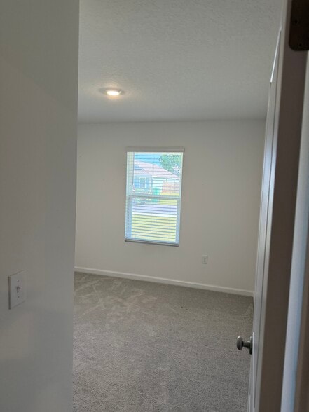 Building Photo - 16933 Valencia Way