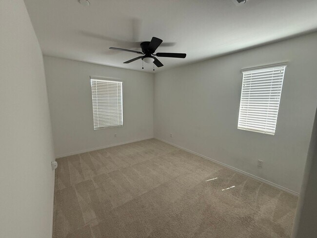 Building Photo - Beautiful Three Bedroom Two and a Half Bathroom Home in Murrieta!