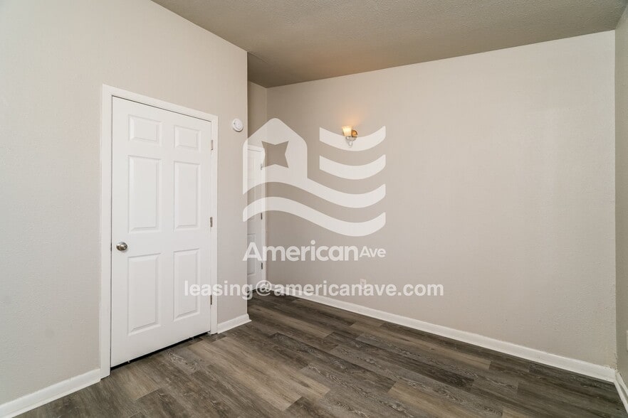 Building Photo - 4127 E Xyler St