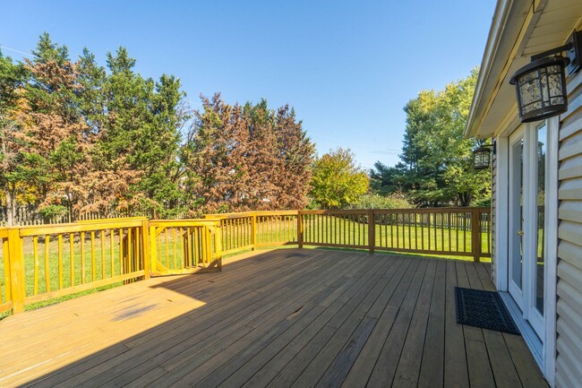 Building Photo - Beautiful 2 Story 3 BD 3.5 BA home in Burtonsville, MD