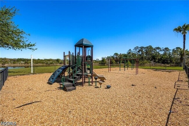 Building Photo - 12074 Country Day Cir