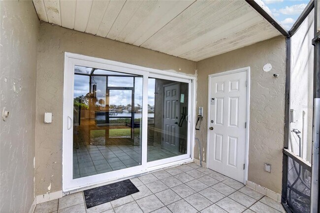 Building Photo - 1028 Apollo Beach Blvd