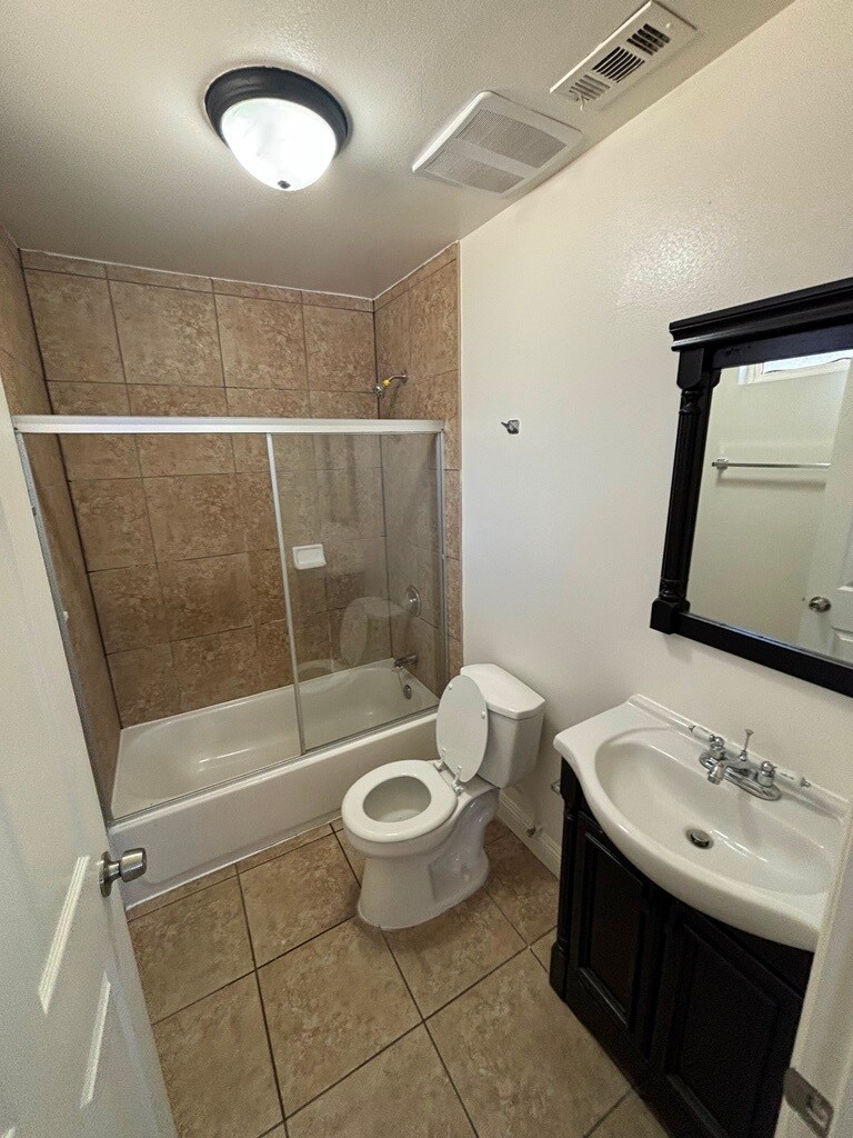 Building Photo - 314 E 120th St