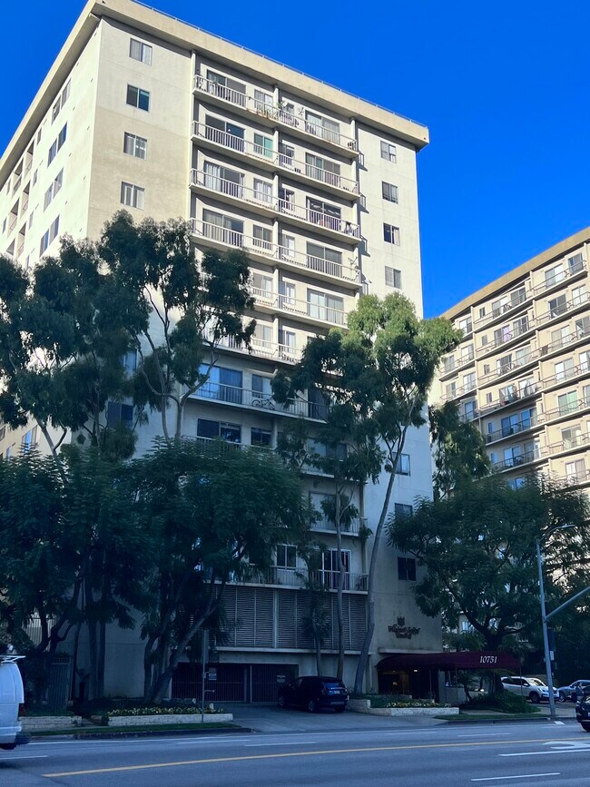 Building Photo - 10751 Wilshire Blvd