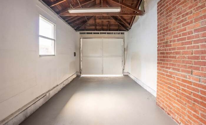 Building Photo - 642 S 16th St