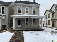 Building Photo - 179 Main St