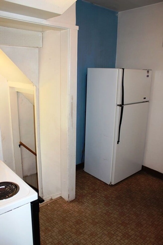 Building Photo - NEXT TO KSU!!!