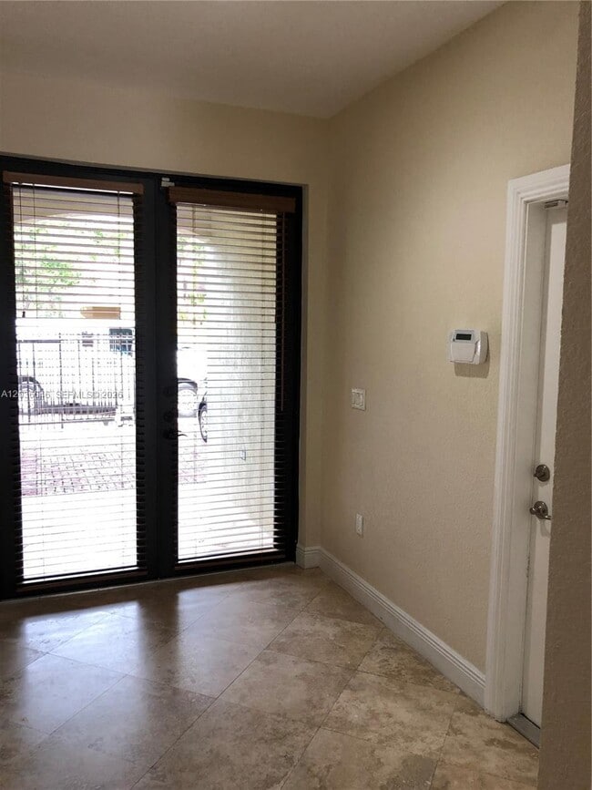 Building Photo - 3227 Gifford Ln