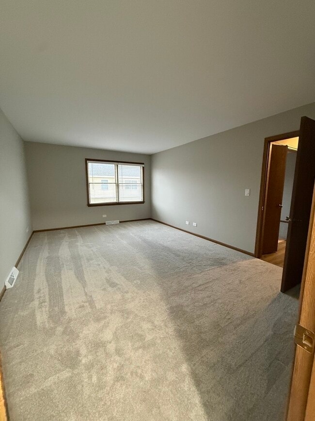 Building Photo - 45 Spuhler Dr